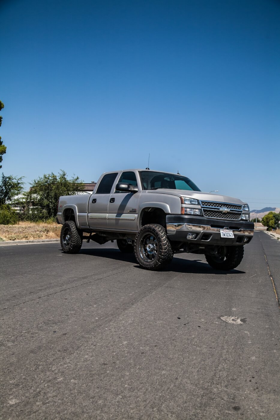Matt Kutchera’s LLY-equipped 2005 Silverado 2500 LTZ is fully loaded, has ridiculously low mileage and is as clean as they come. Prior to our PPE fuel upgrades, the rig had full exhaust, a cold air intake and a combination of PPE and Edge tuning products.