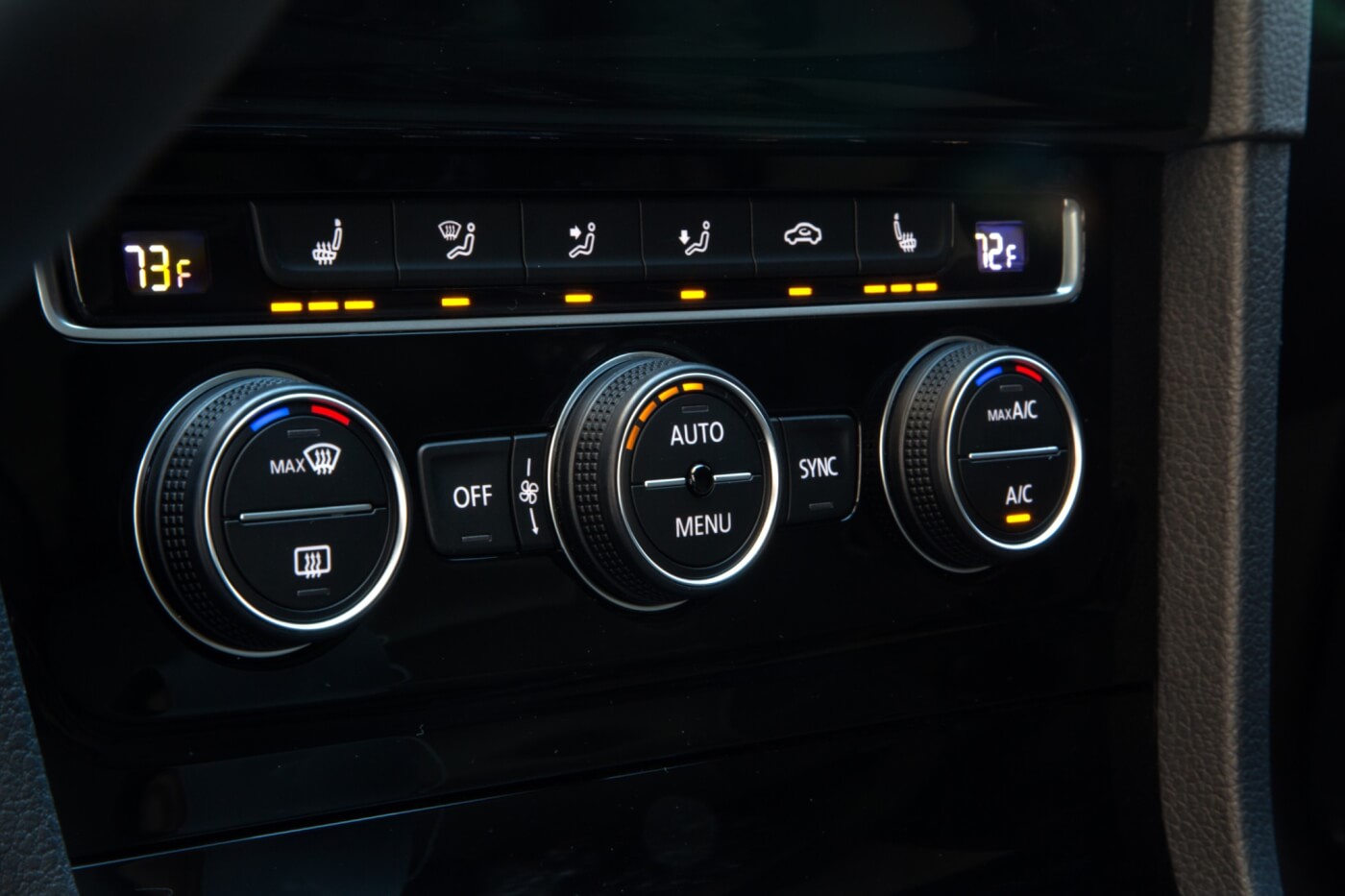 The climate control system is split to offer different levels of air temperature to the vents on each side of the passenger compartment. This potentially relationship-saving function is standard. The seats were also heated separately.