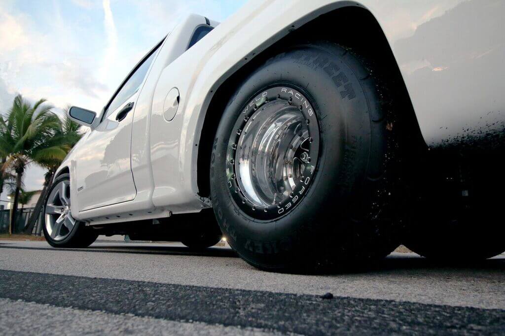 With its overly disproportionate power-to-weight ratio, a set of massive 315/60R15 Mickey Thompson Drag Radials are used to help get the power to the ground.