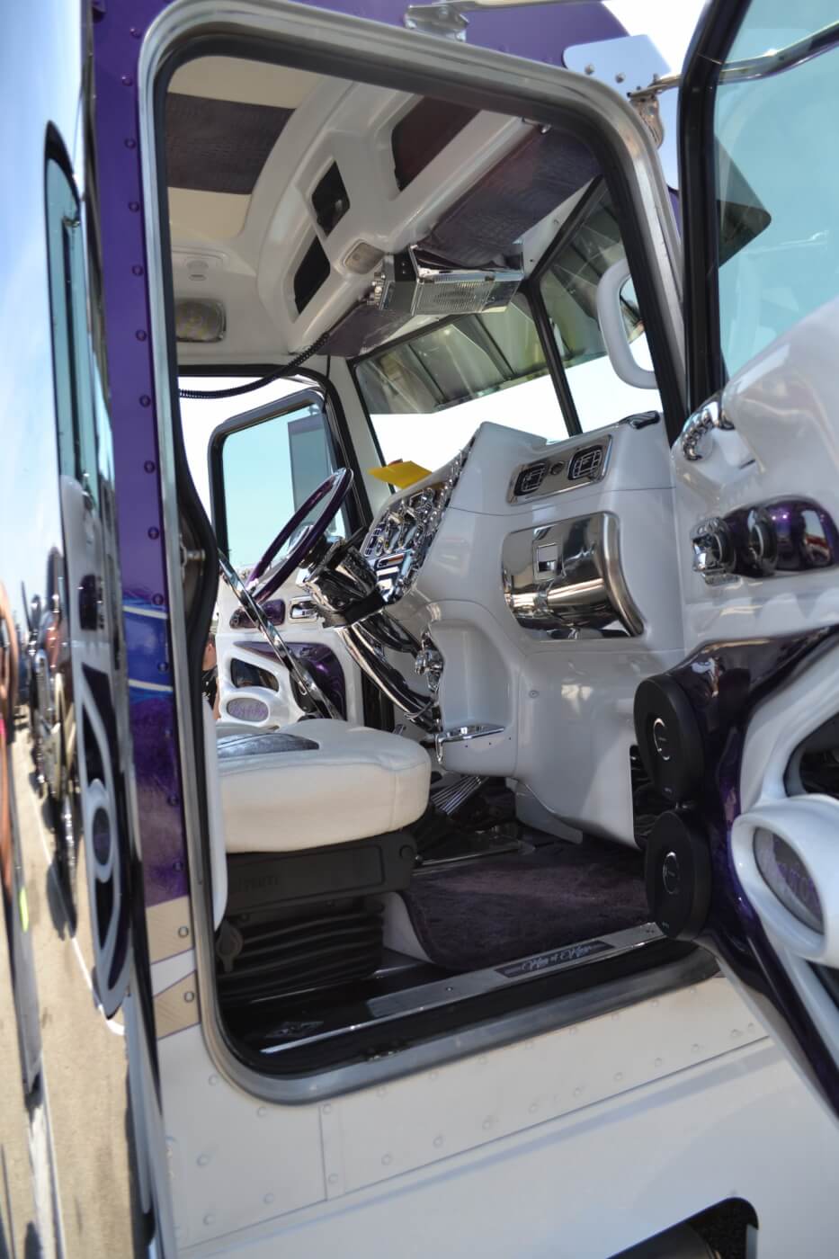 The show 'n shine wasn't just limited to pickups. If there was a "best interior" award, it would have gone to this white, purple, and chrome big rig.