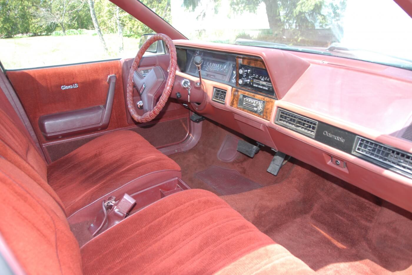 Even though this was the baseline interior, it’s not badly appointed. Diesel models had a lot of extra sound deadening to keep them quiet and comfortable. A/C was not standard but this car has it.
