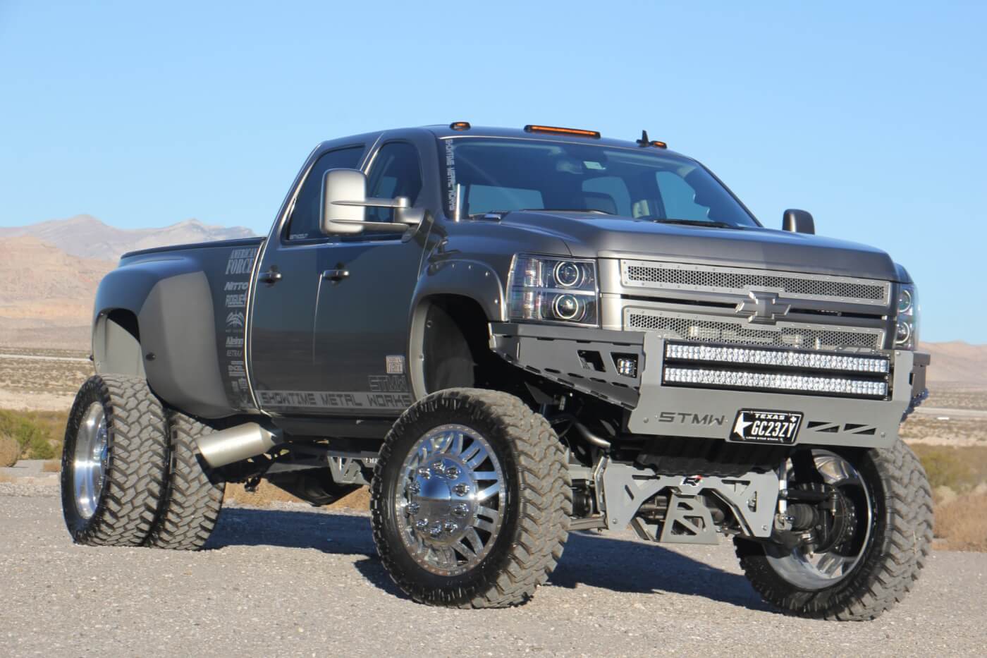 This wild Duramax Dually truck shows well and drives even better. The 10-inch lift makes no compromises and the balanced proportions make this truck stand out in any crowd. 