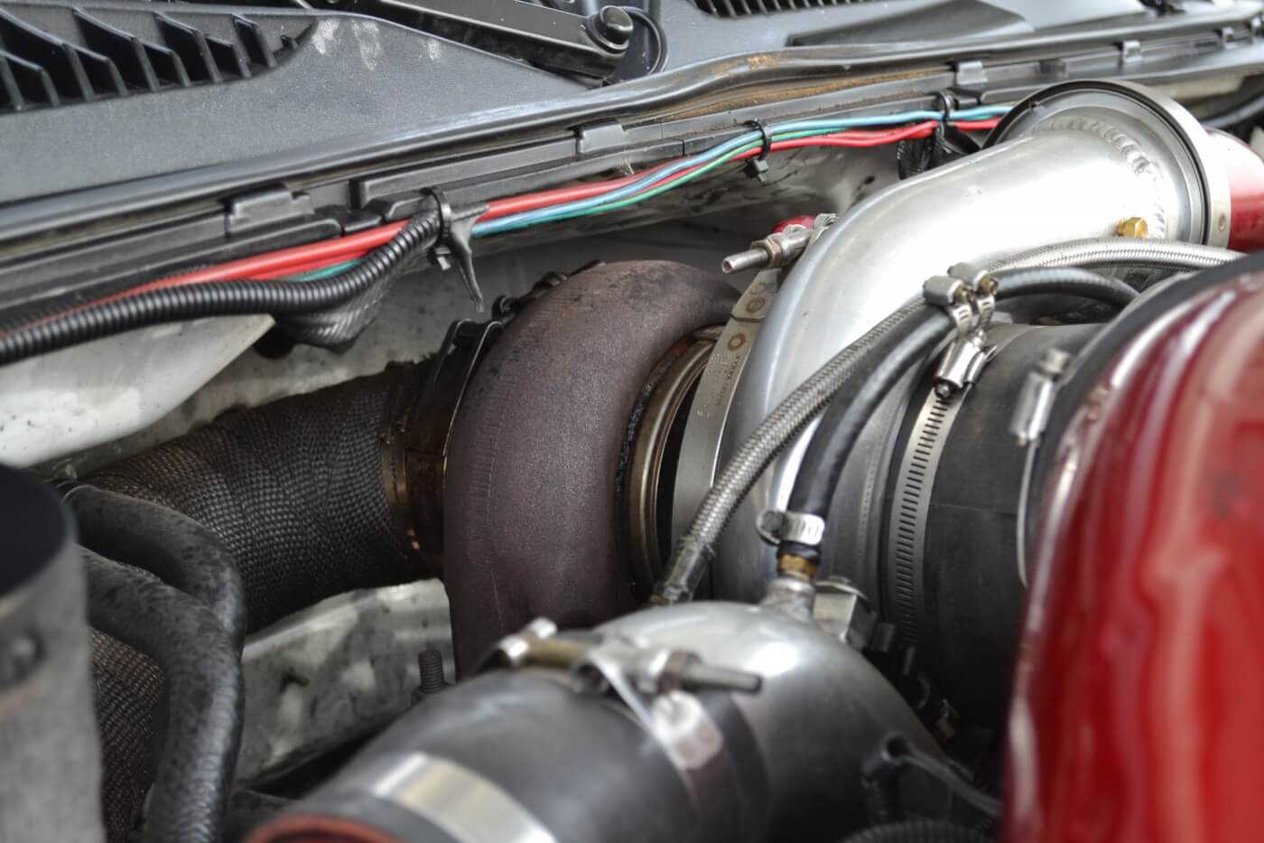 Truck's competing in the 3.0 Class can only have a 3.0-inch (76.2mm) turbocharger, so we were surprised to learn that John normally runs a 88mm S400-based charger, that's been configured for 3.0 Class rules.