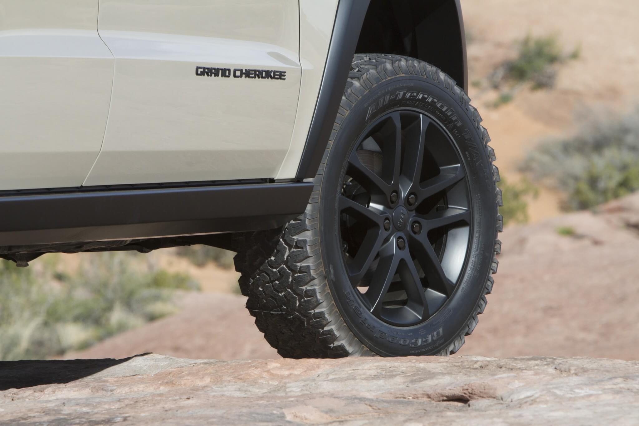 The tires are BFGoodrich All-Terrain KO tires that are 33 inches tall. They’re mounted on some prototype Mopar cast aluminum wheels. Only time will tell if these wheels will become available, but similar wheels are sure to pop up in the aftermarket now that we’ve been shown how good they look. 