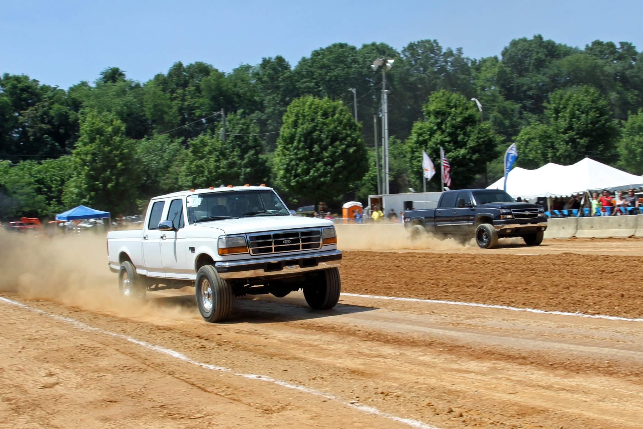 Matt Maier drove his white OBS Ford to win after win, including the final round win over Brad Lilly and his Chevy seen here.