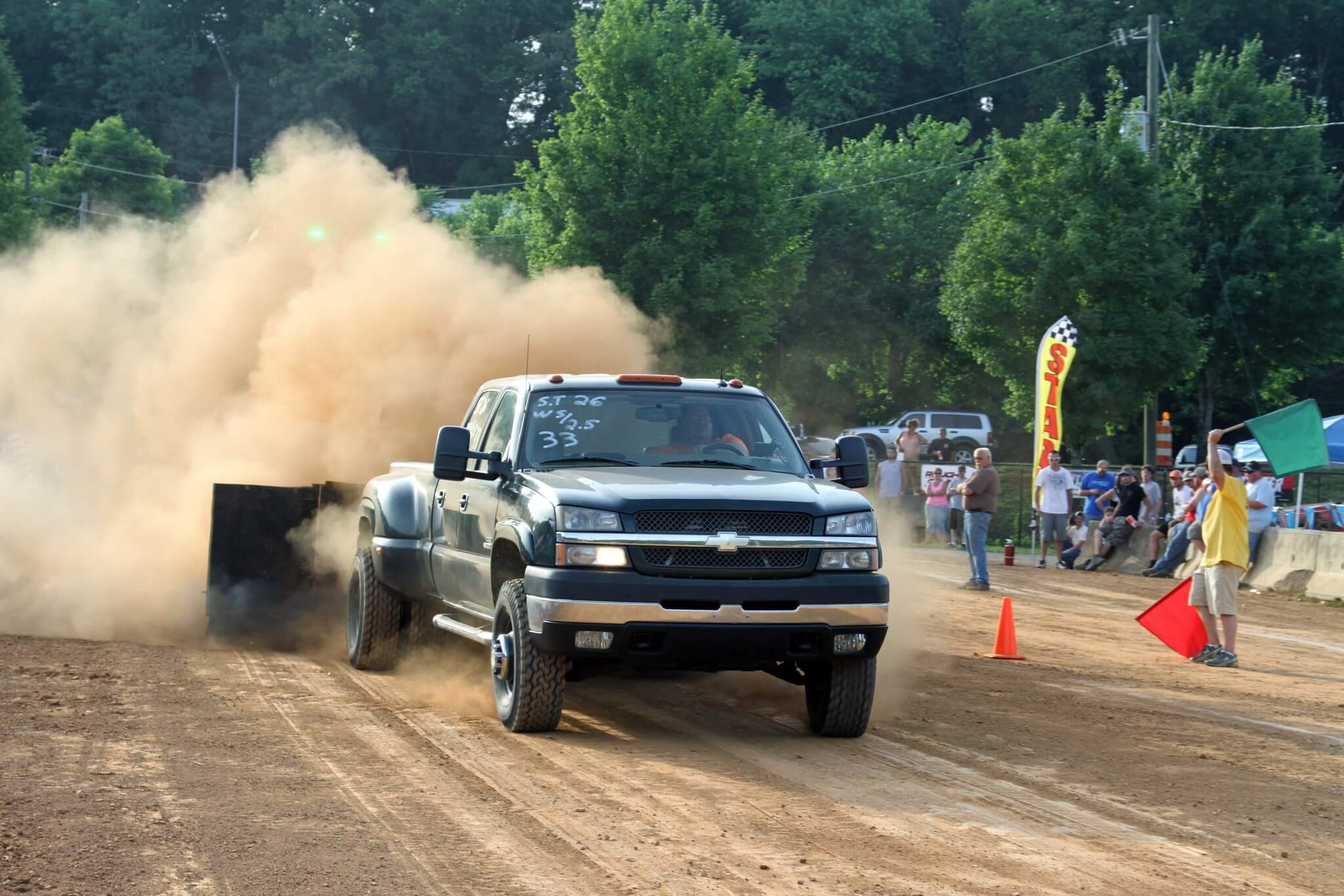 Jesse Harper pulled just short of 300 ft. with his Chevy to take the win in the Street class.