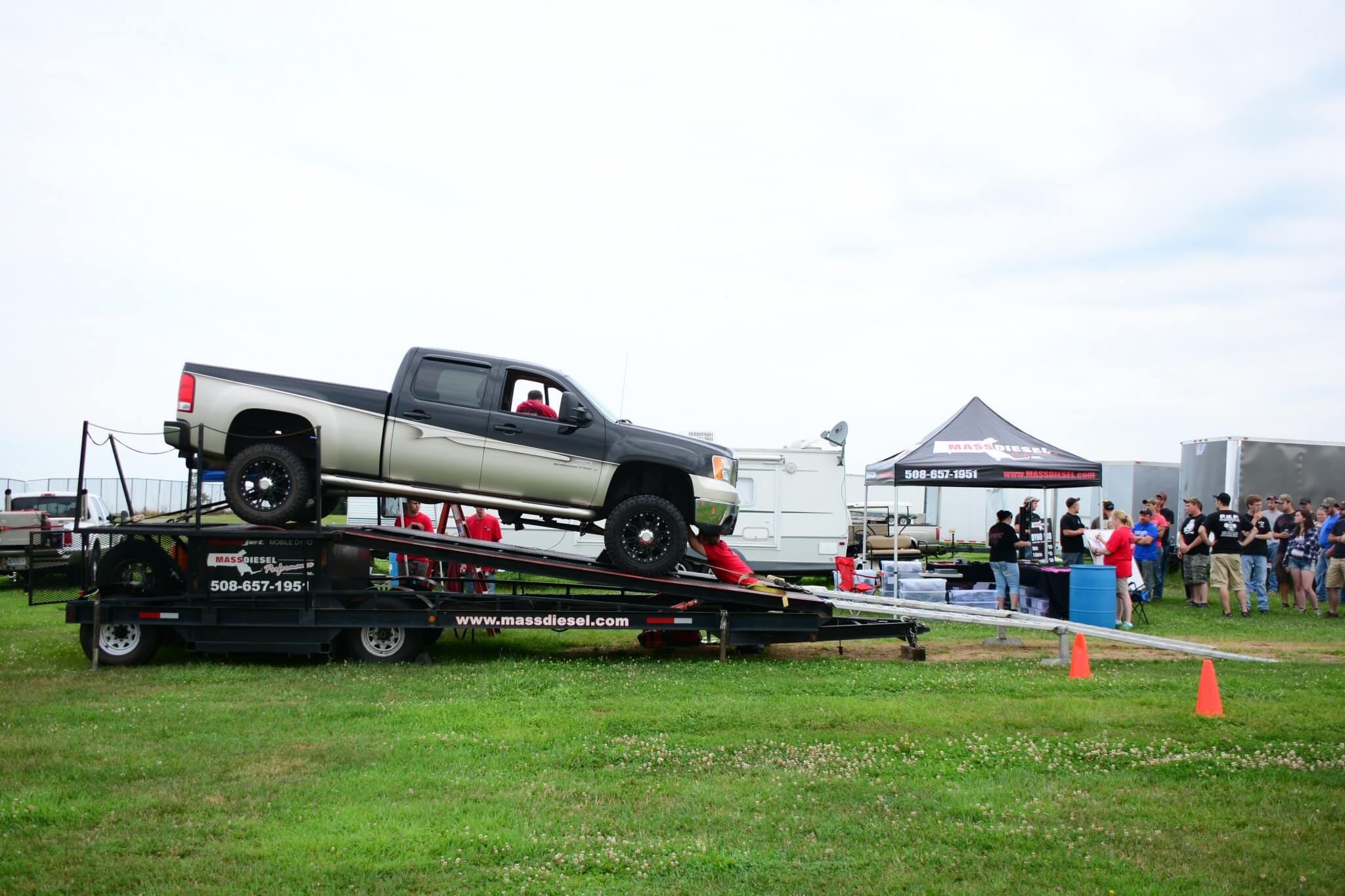 Mass Diesel provided the rolling dyno for high-horsepower trucks to compete for cash prizes.