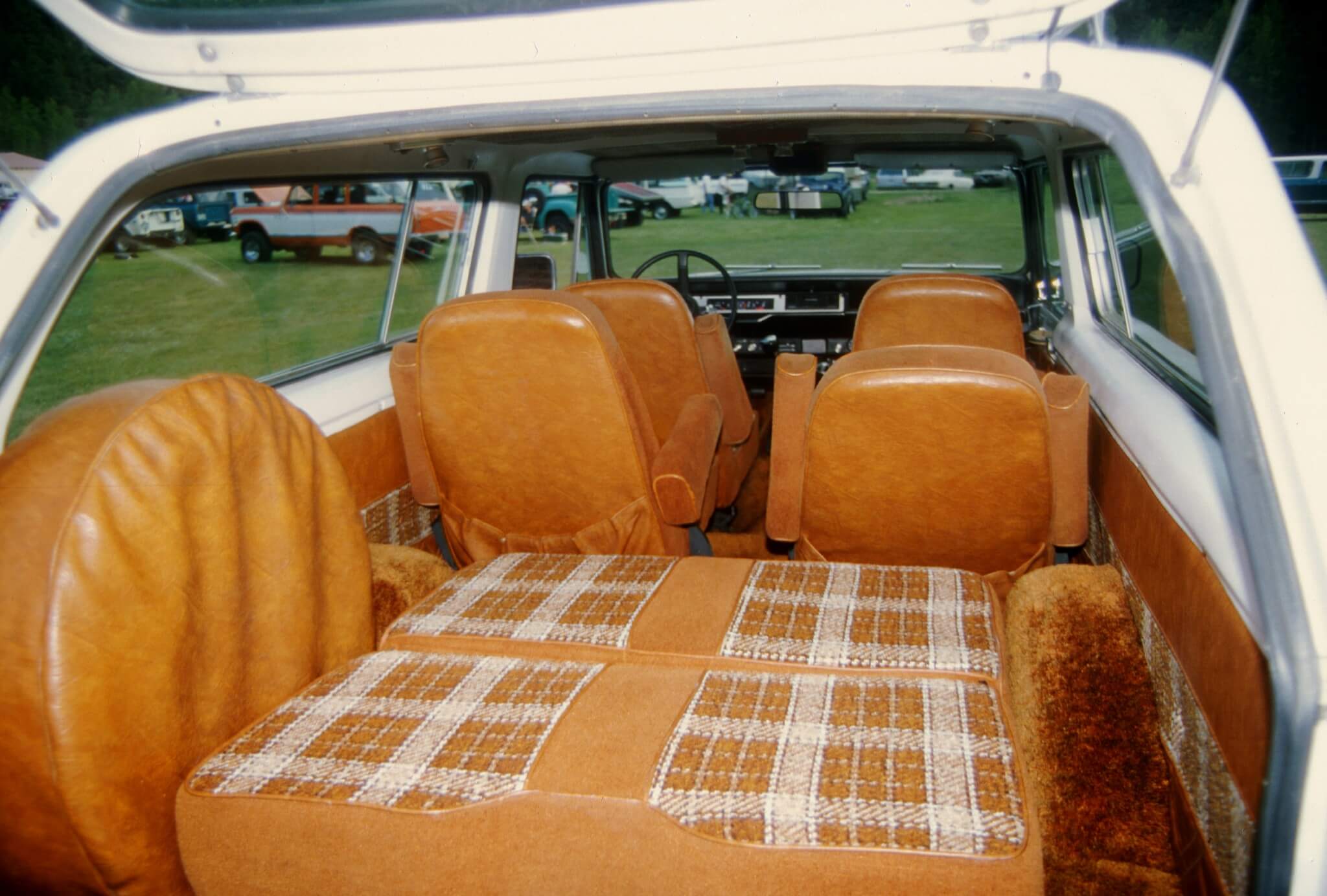 If you wanted a “travelin’” interior in your Traveler, you ordered the Midas Package. Travelers so ordered went from the Ford Wayne factory to Elkhart, where Midas installed swiveling captains chairs up front and plush buckets in back. An optional third-row seat folded down into a comfortable bed.