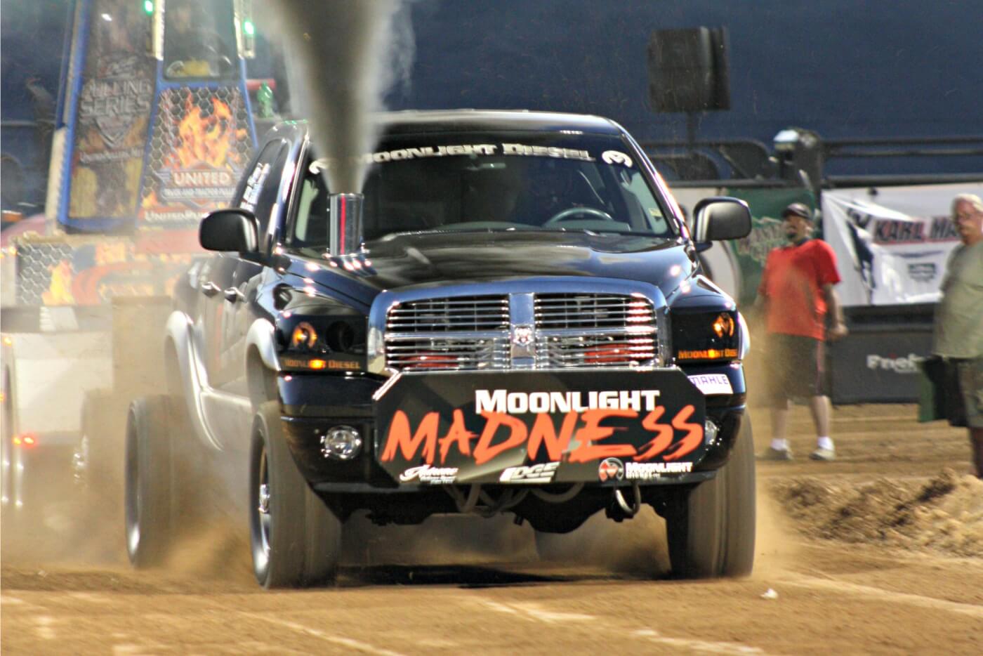 Ryan Thain’s “Moonlight Madness” truck put on a sled pull clinic in the 3.2 Class with a 310-ft. pull, more than 25 feet further than the next closest competitor.