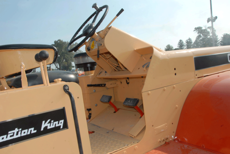 Tractor Talk: 1967 Case 1200 Traction King - Diesel World