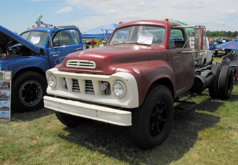 1963 STUDEBAKER 2-TON DIESEL TRACTOR - Diesel World