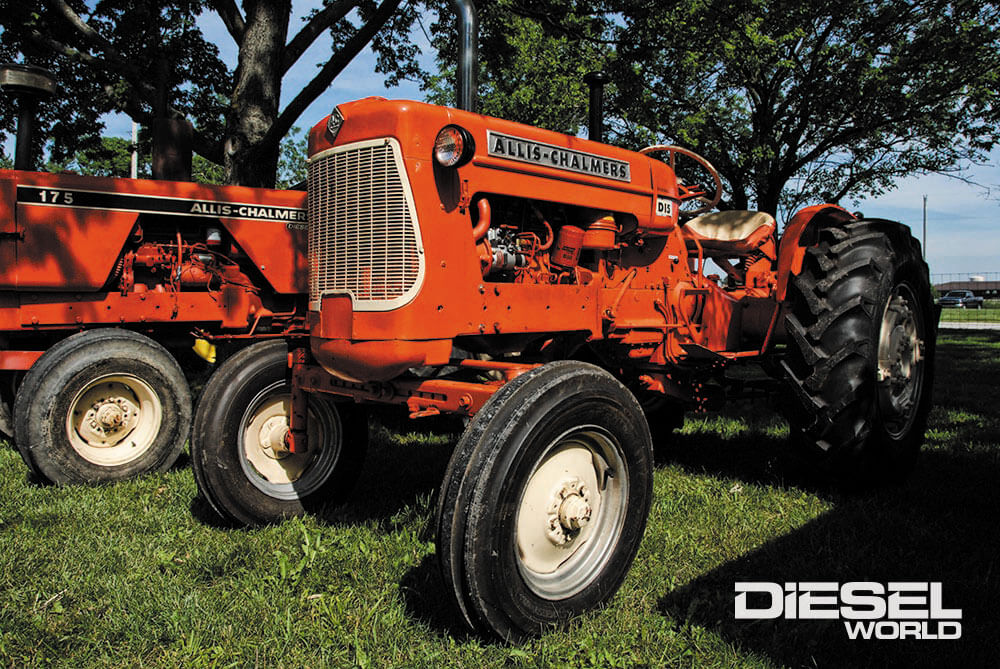 ALLIS-CHALMERS D-17 Tractor Plowing 